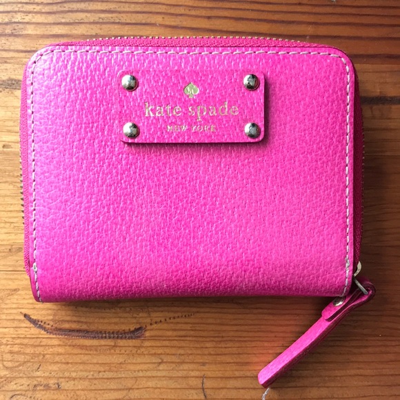 kate spade Handbags - *Host Pick* Kate Spade wallet